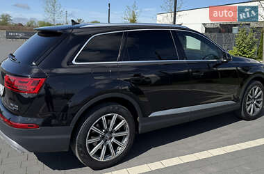 Внедорожник / Кроссовер Audi Q7 2018 в 