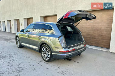 Позашляховик / Кросовер Audi Q7 2016 в 