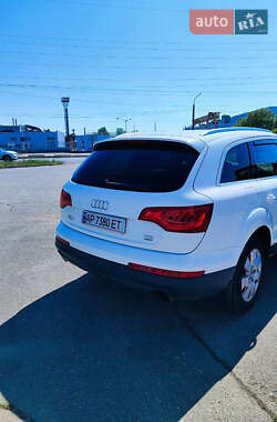 Позашляховик / Кросовер Audi Q7 2011 в 