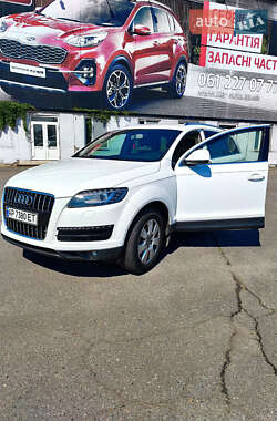 Позашляховик / Кросовер Audi Q7 2011 в 