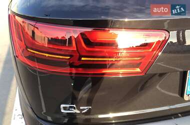 Внедорожник / Кроссовер Audi Q7 2019 в 