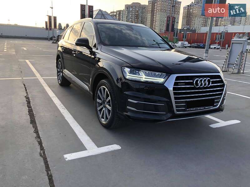 Позашляховик / Кросовер Audi Q7 2019 в Києві