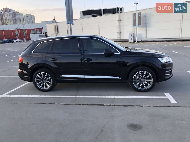 Позашляховик / Кросовер Audi Q7 2019 в Києві