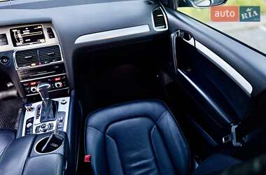 Внедорожник / Кроссовер Audi Q7 2012 в 