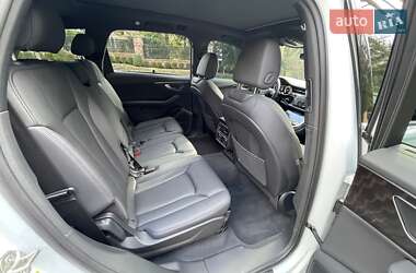 Внедорожник / Кроссовер Audi Q7 2021 в 