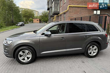 Внедорожник / Кроссовер Audi Q7 2018 в 