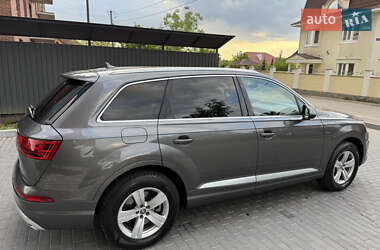 Внедорожник / Кроссовер Audi Q7 2018 в 