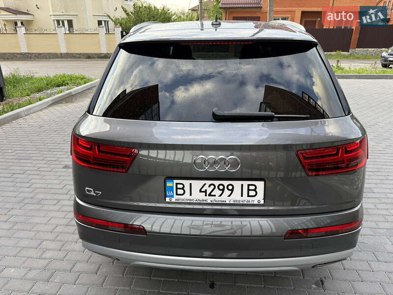Позашляховик / Кросовер Audi Q7 2018 в Києві