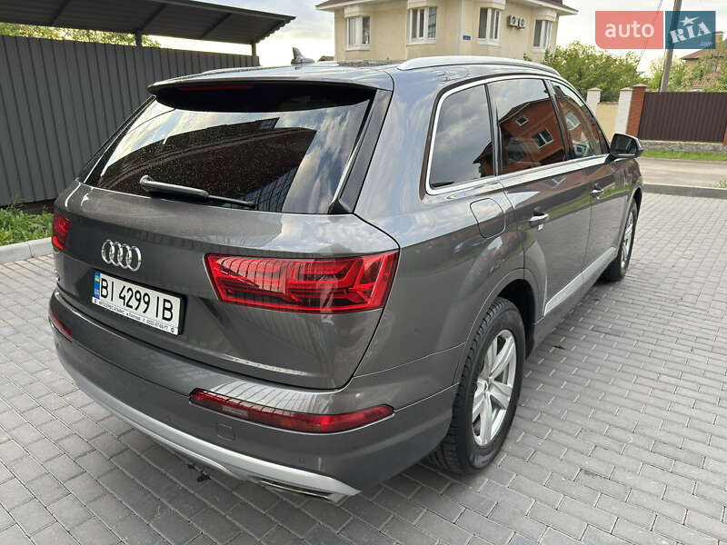 Позашляховик / Кросовер Audi Q7 2018 в Києві