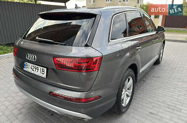 Внедорожник / Кроссовер Audi Q7 2018 в 