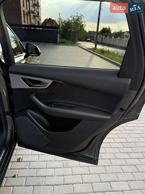 Позашляховик / Кросовер Audi Q7 2018 в Києві
