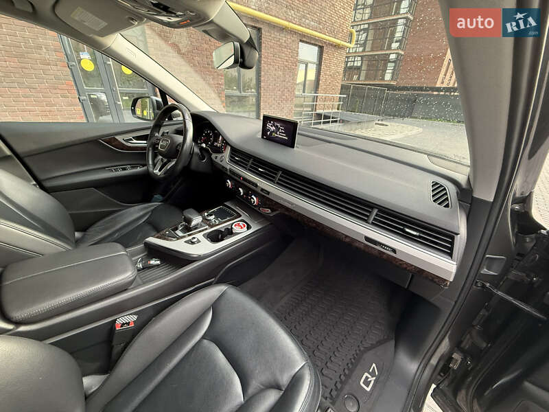 Позашляховик / Кросовер Audi Q7 2018 в Києві