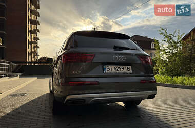 Внедорожник / Кроссовер Audi Q7 2018 в 