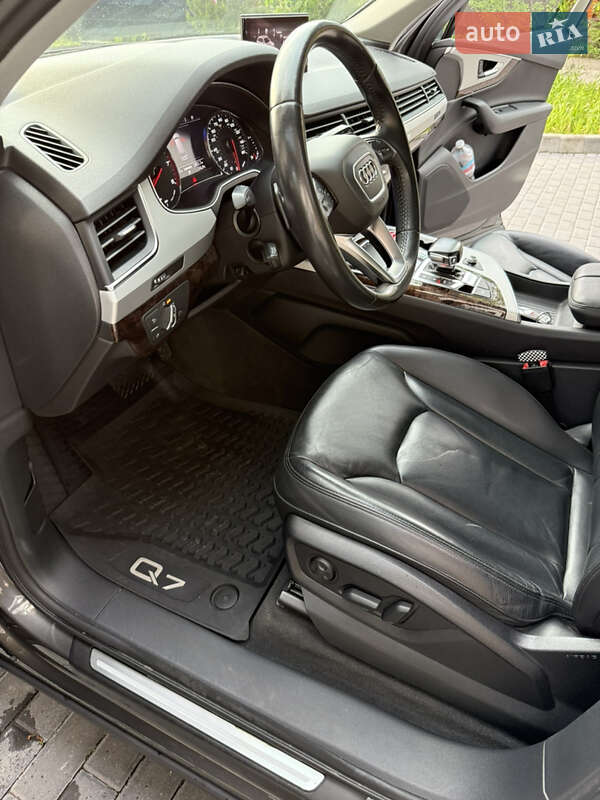 Позашляховик / Кросовер Audi Q7 2018 в Києві