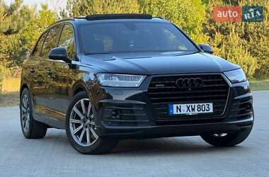 Внедорожник / Кроссовер Audi Q7 2017 в 