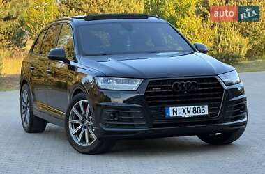 Внедорожник / Кроссовер Audi Q7 2017 в 