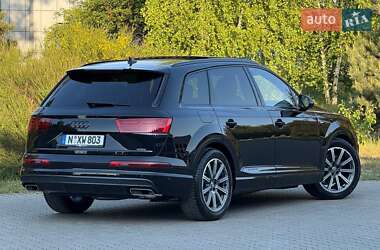 Внедорожник / Кроссовер Audi Q7 2017 в 