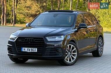 Внедорожник / Кроссовер Audi Q7 2017 в 