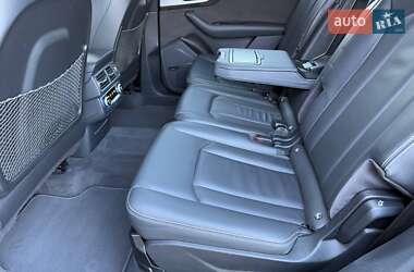 Внедорожник / Кроссовер Audi Q7 2017 в 