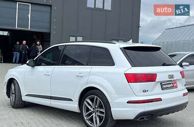 Внедорожник / Кроссовер Audi Q7 2017 в 