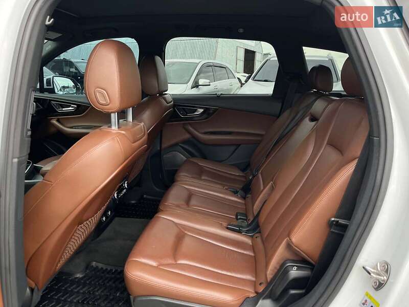 Внедорожник / Кроссовер Audi Q7 2017 в Львове