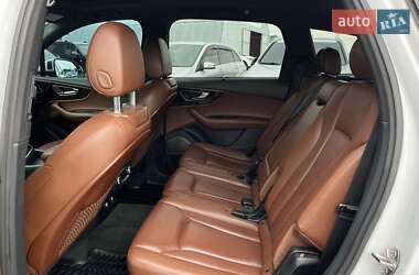 Внедорожник / Кроссовер Audi Q7 2017 в 