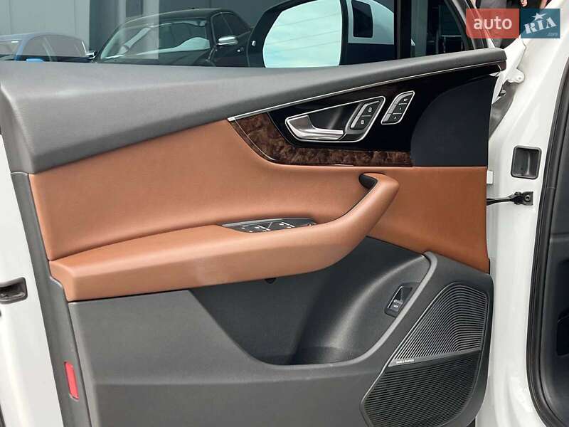 Внедорожник / Кроссовер Audi Q7 2017 в Львове