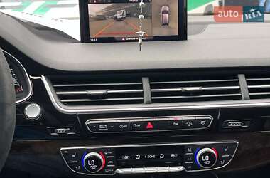 Внедорожник / Кроссовер Audi Q7 2017 в 