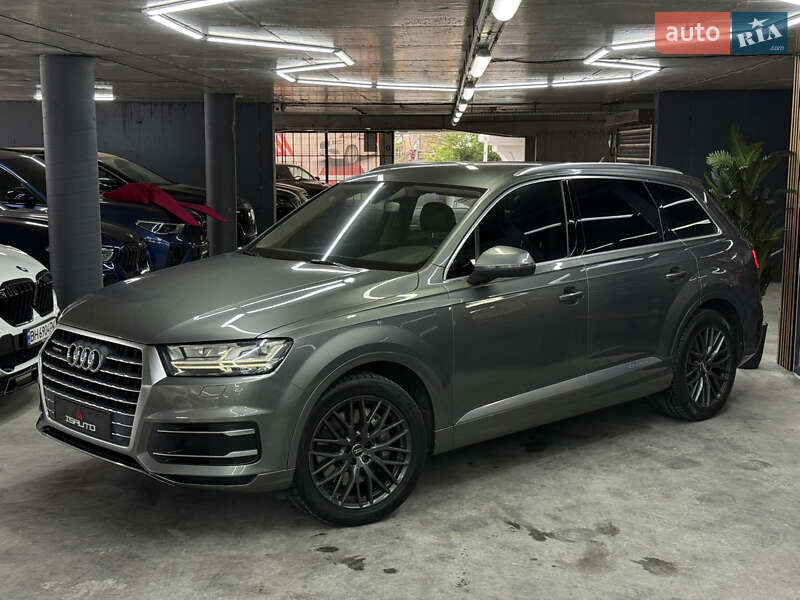 Внедорожник / Кроссовер Audi Q7 2015 в Одессе