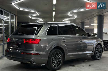 Внедорожник / Кроссовер Audi Q7 2015 в 