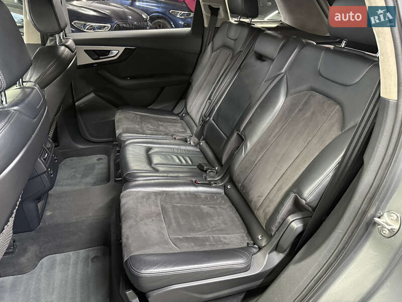 Внедорожник / Кроссовер Audi Q7 2015 в Одессе