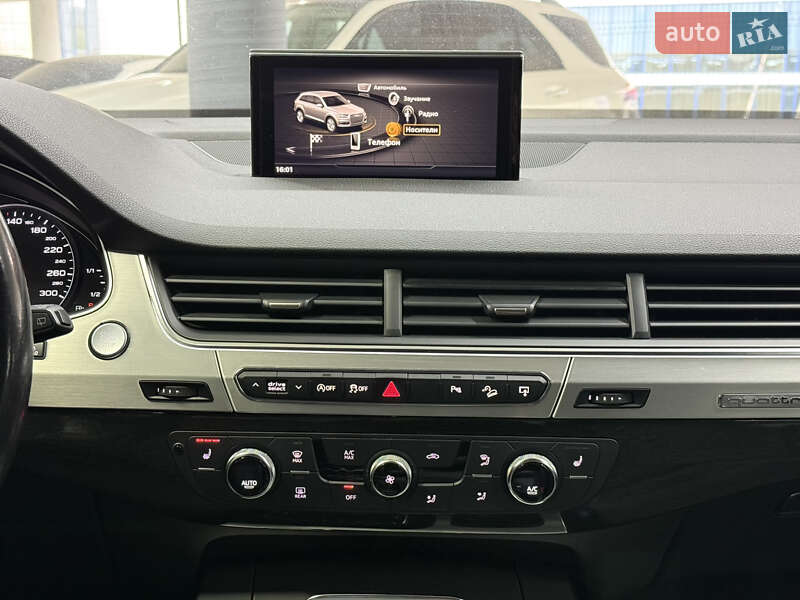 Внедорожник / Кроссовер Audi Q7 2015 в Одессе