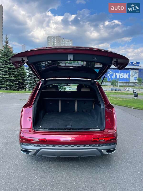 Внедорожник / Кроссовер Audi Q7 2020 в Киеве
