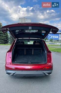 Позашляховик / Кросовер Audi Q7 2020 в 
