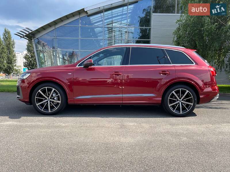 Внедорожник / Кроссовер Audi Q7 2020 в Киеве