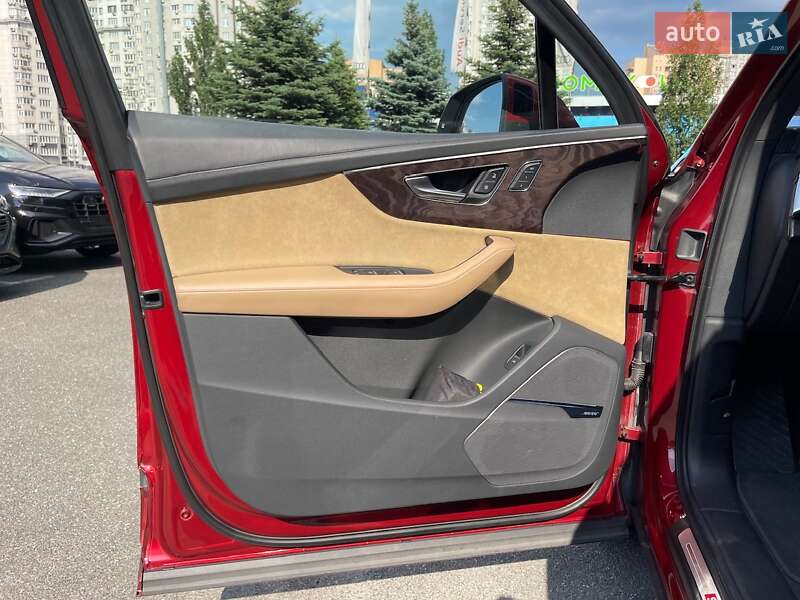 Внедорожник / Кроссовер Audi Q7 2020 в Киеве