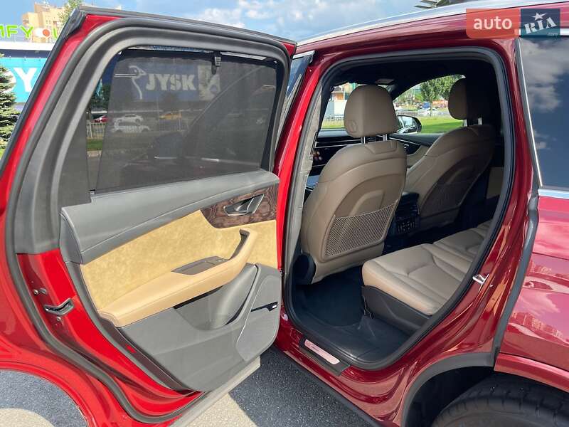 Внедорожник / Кроссовер Audi Q7 2020 в Киеве
