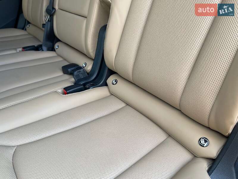 Внедорожник / Кроссовер Audi Q7 2020 в Киеве