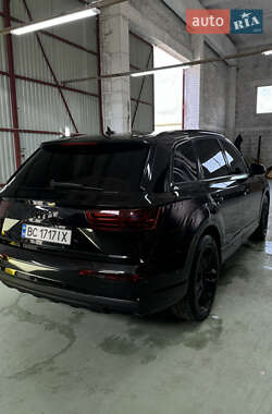 Позашляховик / Кросовер Audi Q7 2016 в 