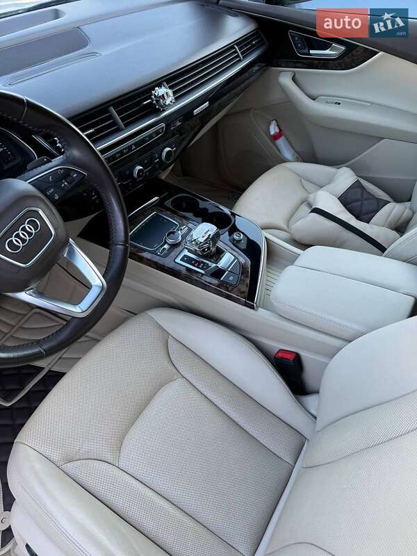 Позашляховик / Кросовер Audi Q7 2017 в Тернополі