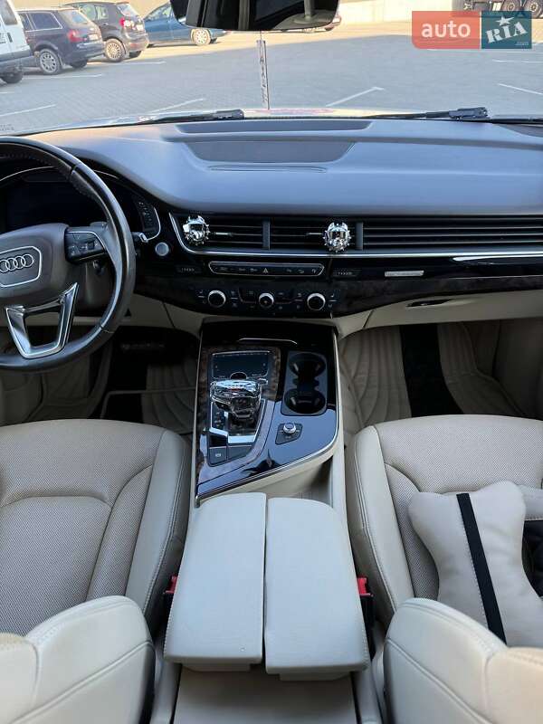 Позашляховик / Кросовер Audi Q7 2017 в Тернополі