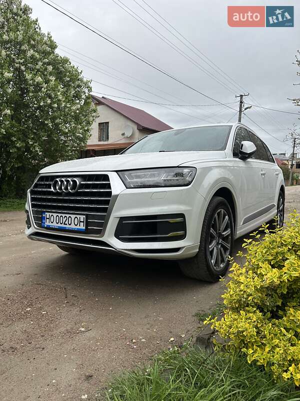 Позашляховик / Кросовер Audi Q7 2017 в Тернополі