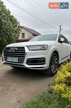 Внедорожник / Кроссовер Audi Q7 2017 в 