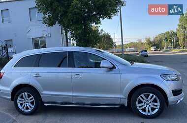 Позашляховик / Кросовер Audi Q7 2007 в 