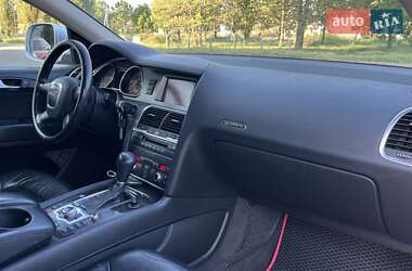 Позашляховик / Кросовер Audi Q7 2007 в 