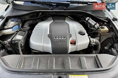 Внедорожник / Кроссовер Audi Q7 2012 в 