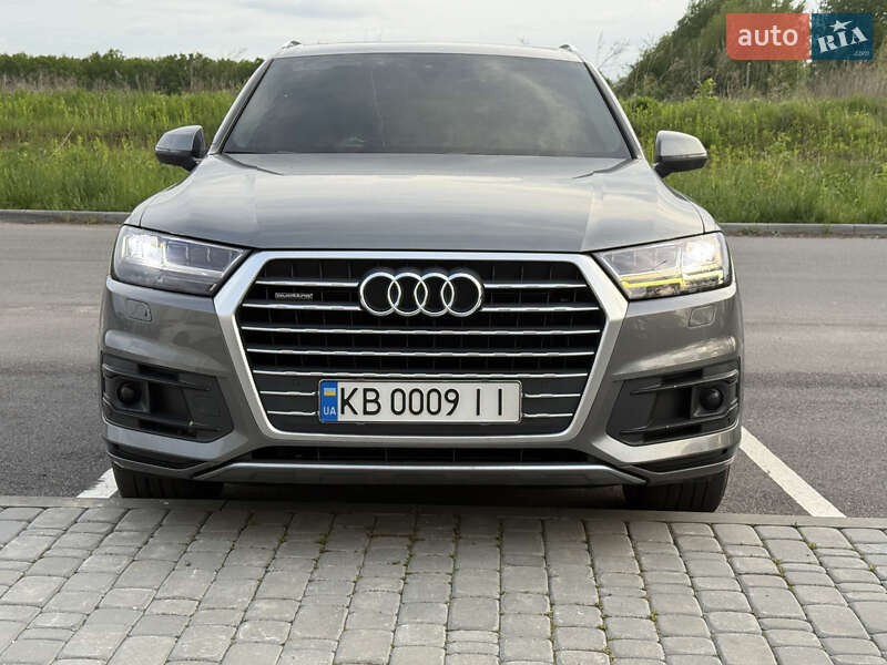 Позашляховик / Кросовер Audi Q7 2016 в Вінниці