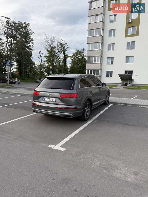 Позашляховик / Кросовер Audi Q7 2016 в Вінниці