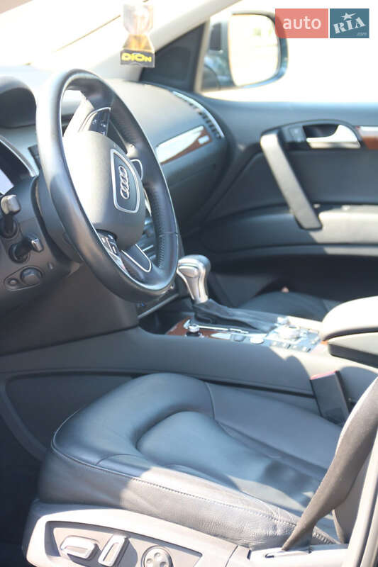 Внедорожник / Кроссовер Audi Q7 2014 в Киеве