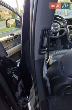 Позашляховик / Кросовер Audi Q7 2015 в 